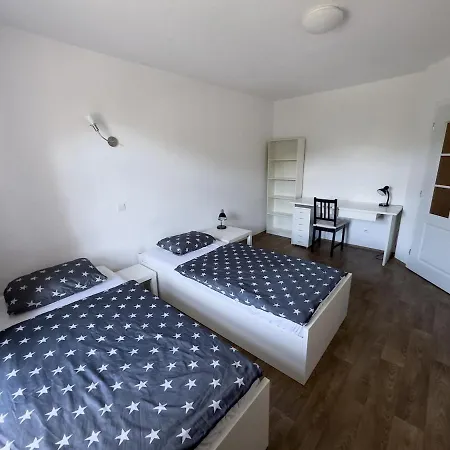 With 5 Beds & Two In The Centre Apartman Pozsony