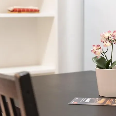 With 5 Beds & Two In The Centre Appartamento Bratislava