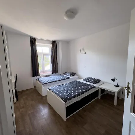 Διαμέρισμα With 5 Beds & Two In The Centre Μπρατισλάβα