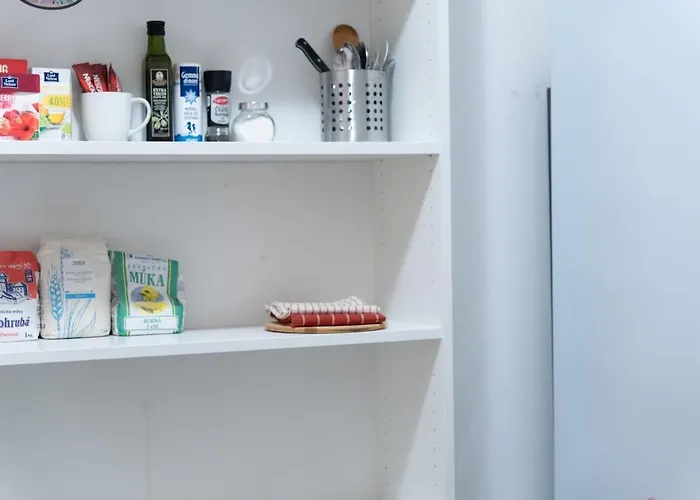 With 5 Beds & Two In The Centre *