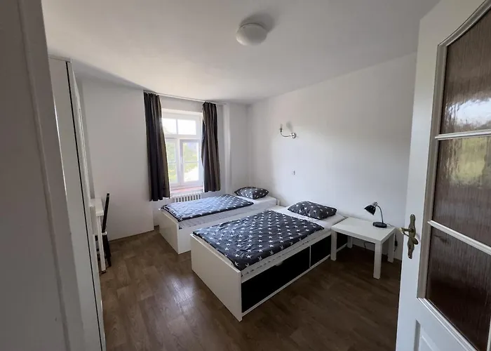 Apartman With 5 Beds & Two In The Centre Pozsony